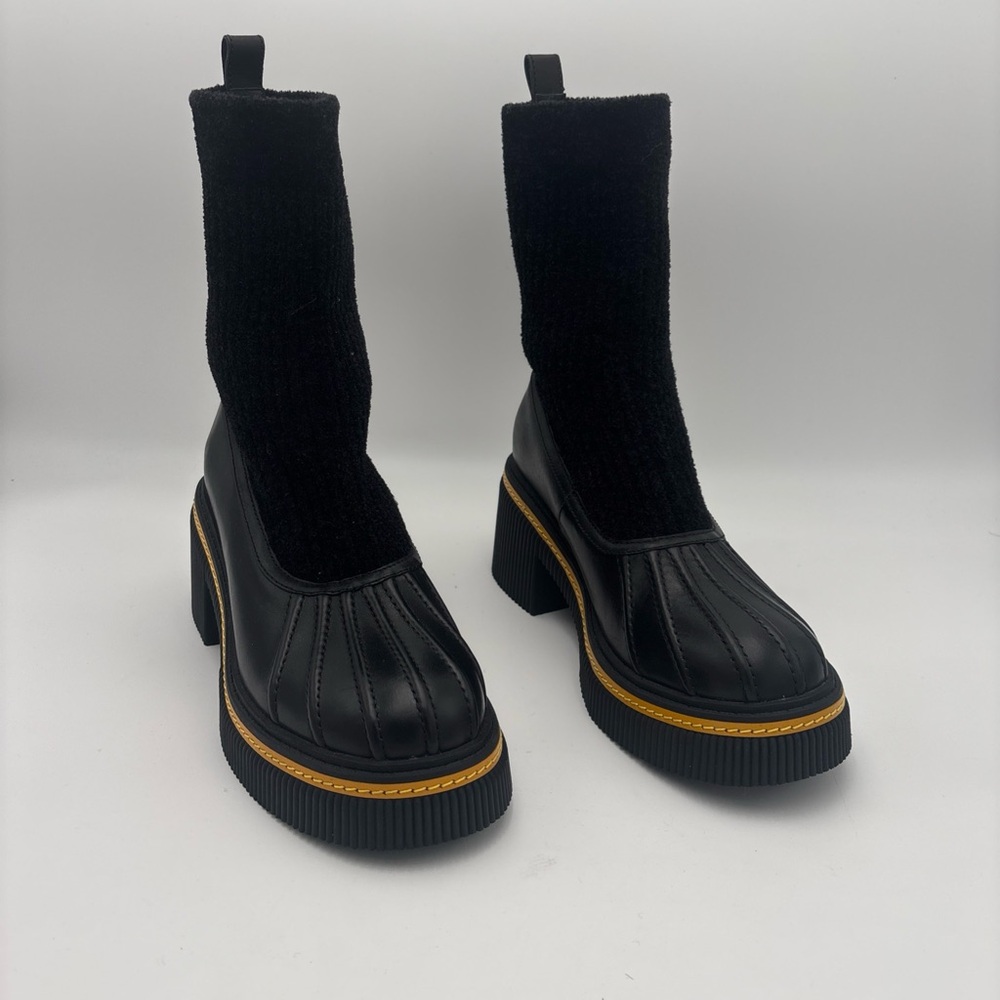 AEROSOLES Black and Gold Heeled Boots‎